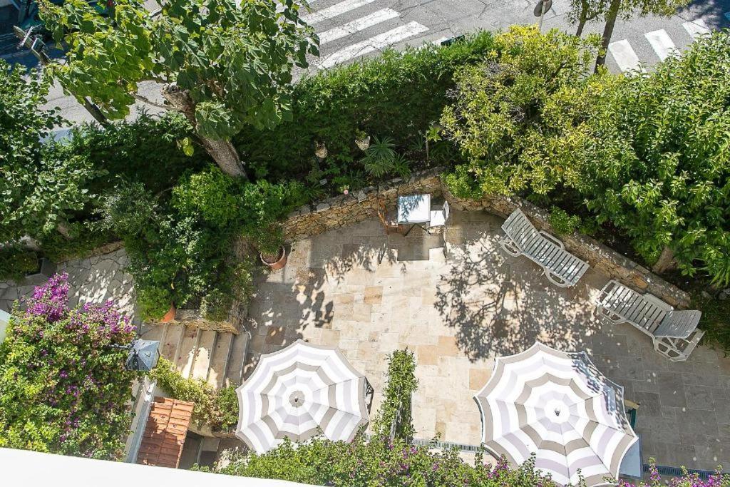 Emeraude Résidence Hotelière Juan-les-Pins Exterior foto