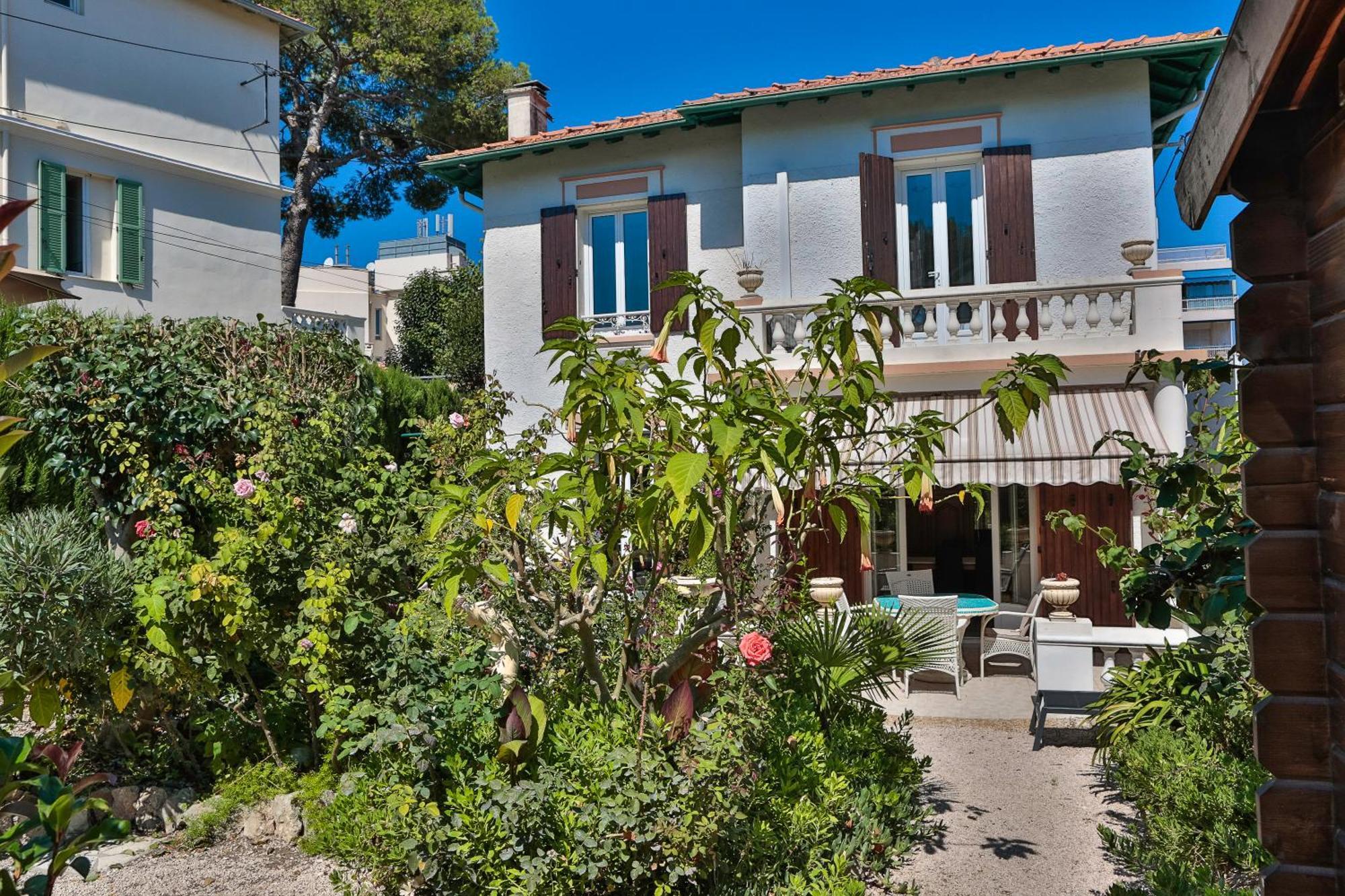 Emeraude Résidence Hotelière Juan-les-Pins Habitación foto