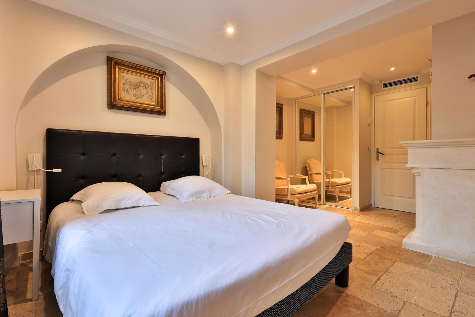 Emeraude Résidence Hotelière Juan-les-Pins Exterior foto