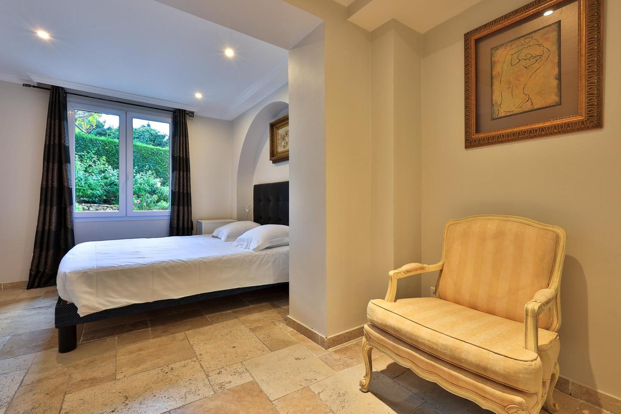 Emeraude Résidence Hotelière Juan-les-Pins Exterior foto