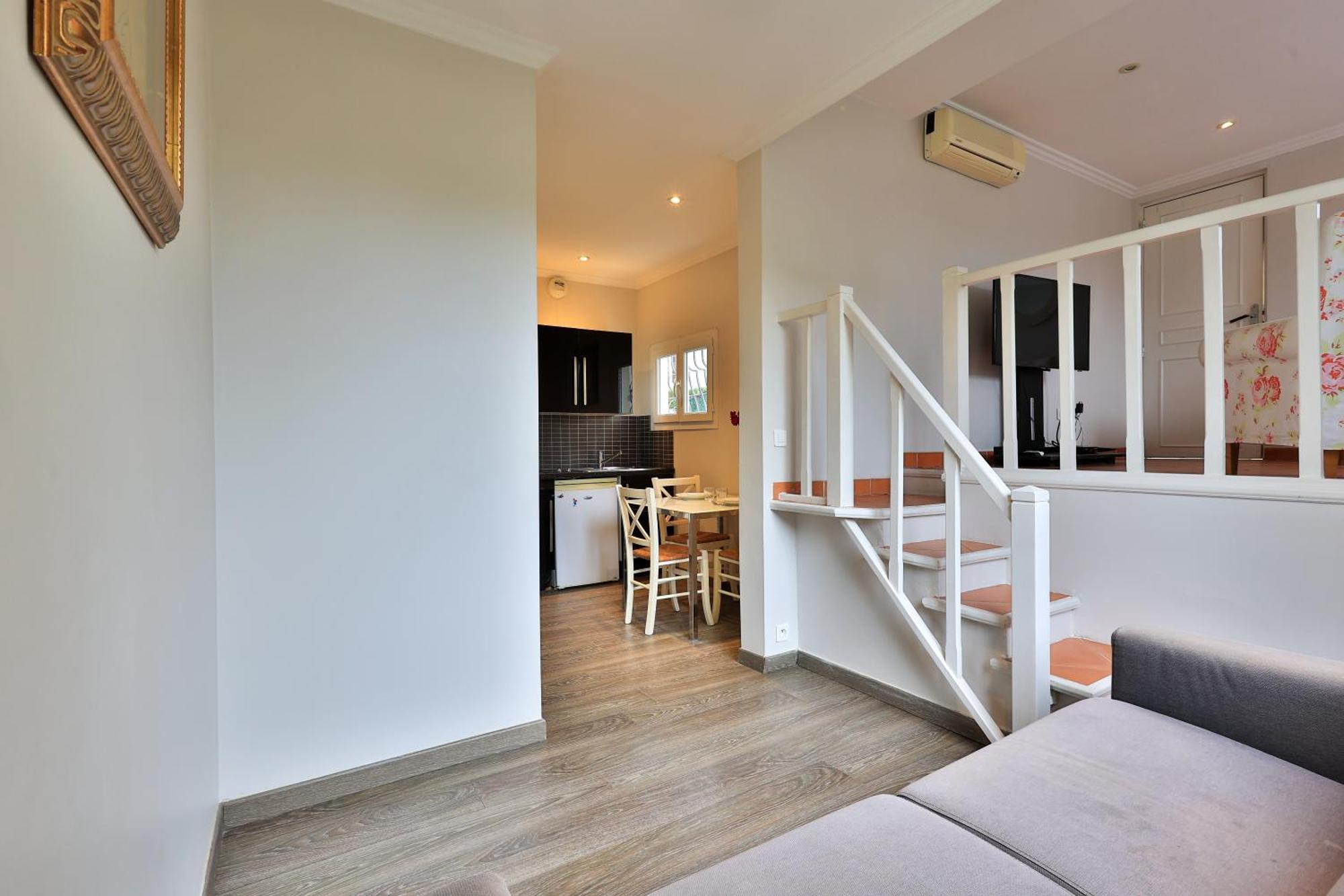 Emeraude Résidence Hotelière Juan-les-Pins Exterior foto