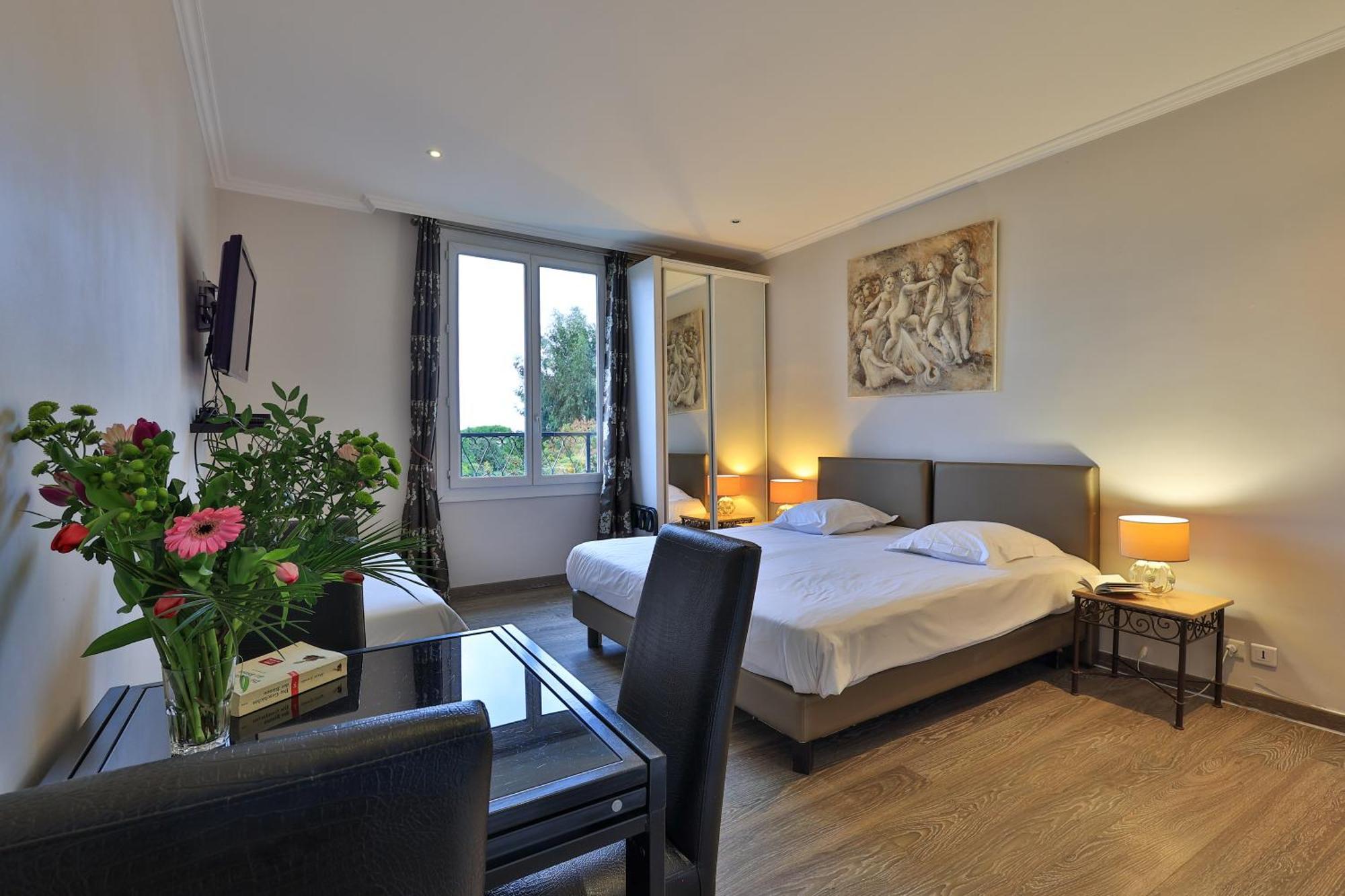 Emeraude Résidence Hotelière Juan-les-Pins Exterior foto