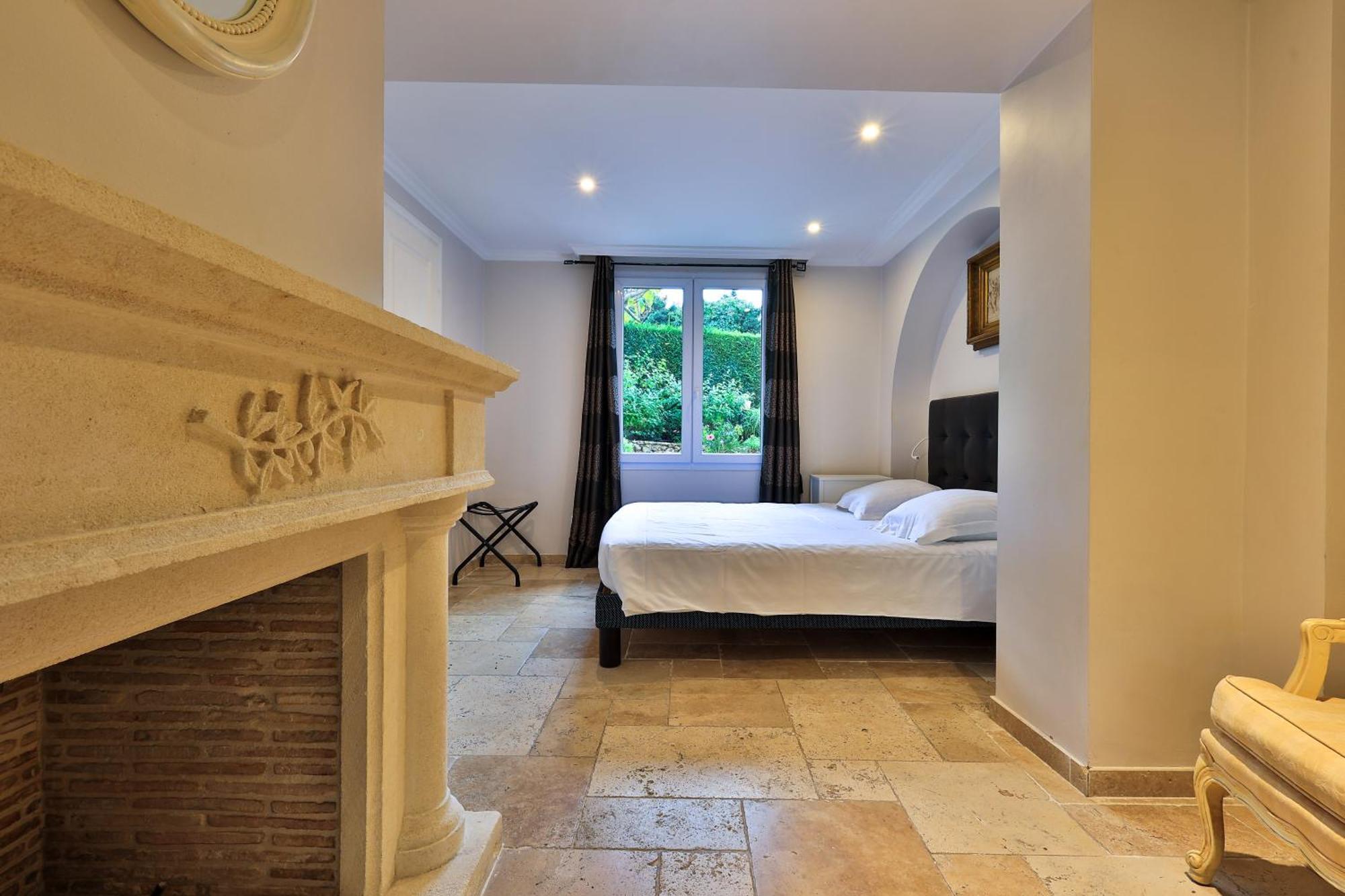 Emeraude Résidence Hotelière Juan-les-Pins Exterior foto